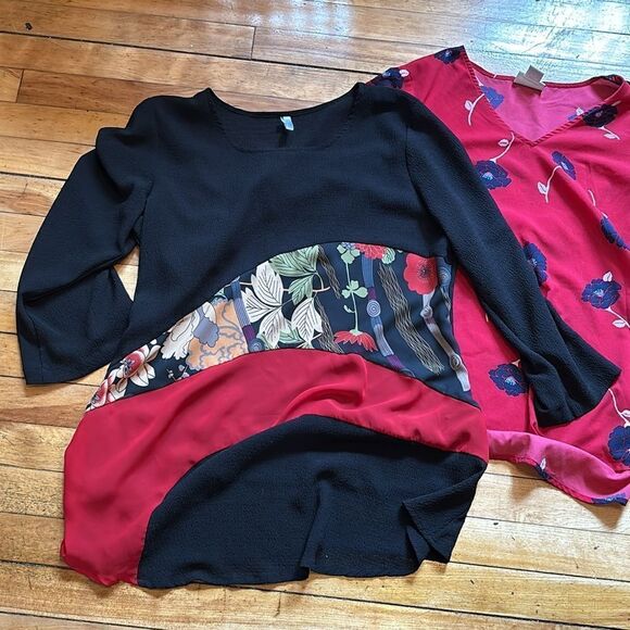 Bundle of Three Women’s assorted long sleeve tops size medium - Picture 4 of 8